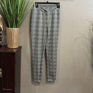 B10/2 Boutique houndstooth pattern, crisscross waistband, dress pants size small
